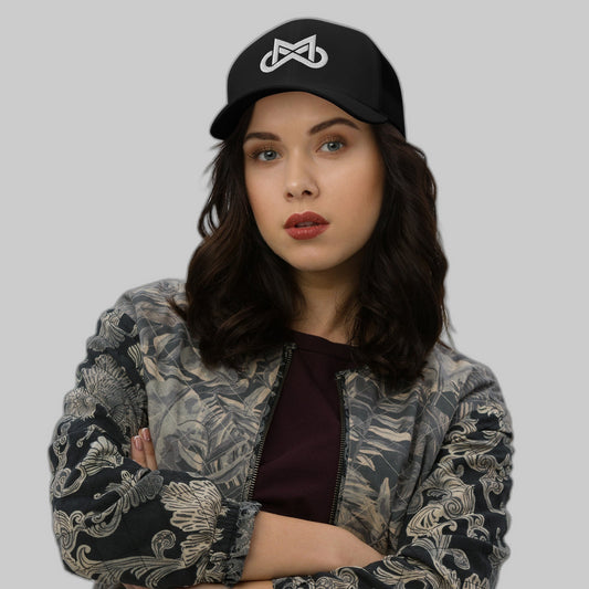 Unisex Infinite Motiv White Trucker Cap
